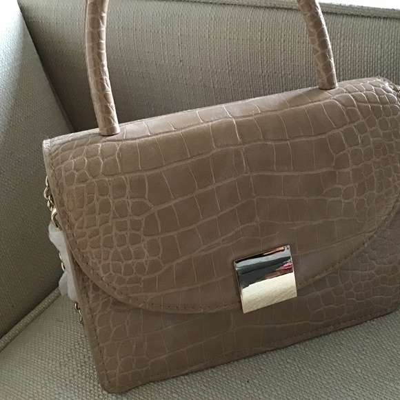 Crossbody bag with chain strap - Picture 1 of 3